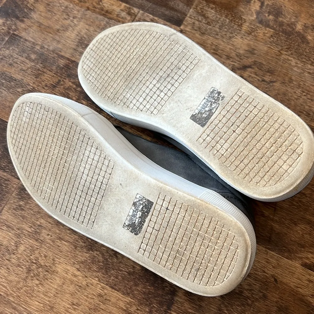 REPORT Rowdy Grey Suede Slip On Sneakers Size 6 Gray - Image 5