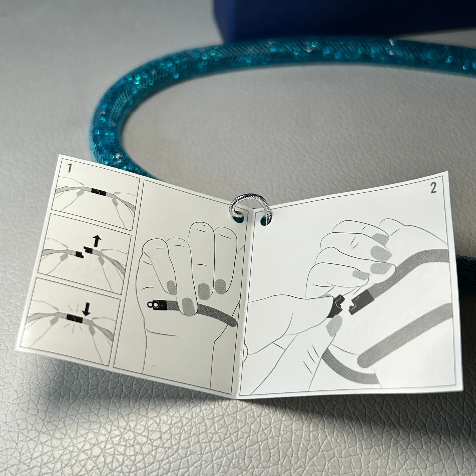 NWT Swarovski Stardust Blue Mesh Crystal Bracelet Size M Full Set Box Gift Ready - Image 4