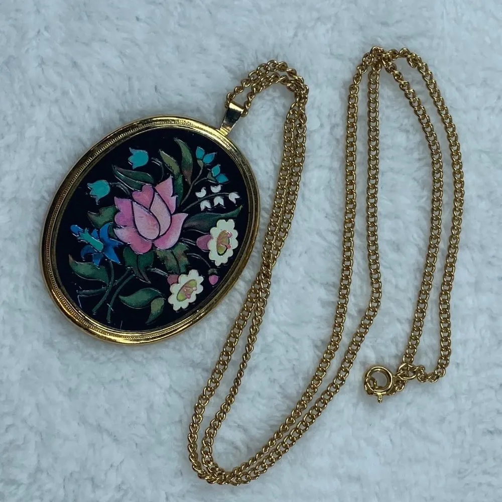 Avon Florentine Painted Oval Flower Pendant Necklace Vintage Gold Tone Framing - Image 12