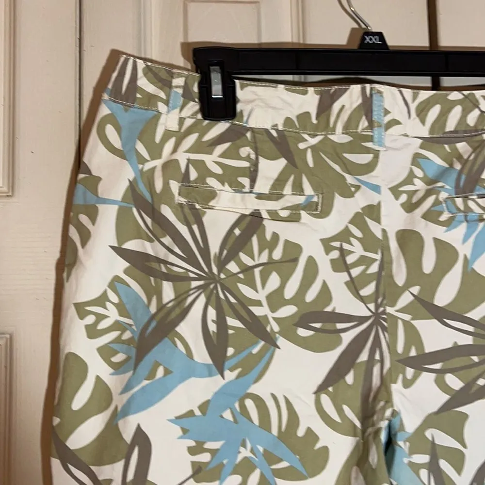 French Cuff Tropical Print Bermuda Shorts 12P Green - Image 8