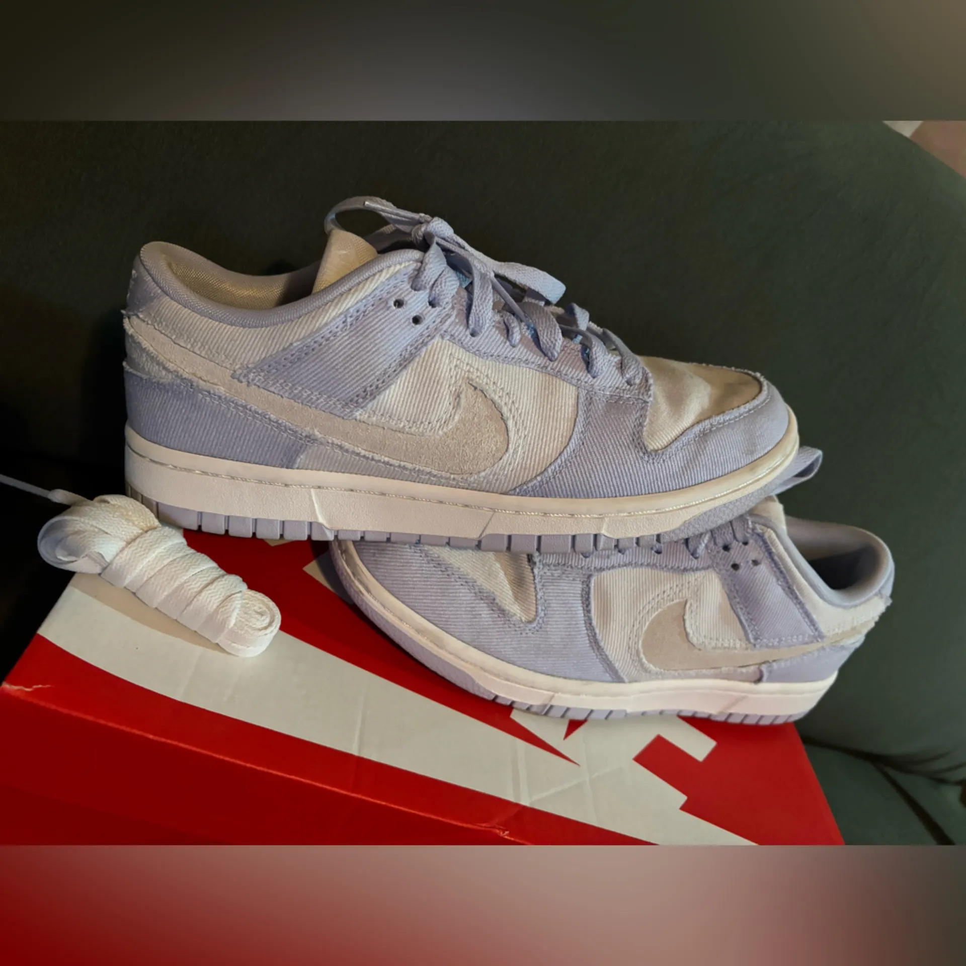 Nike Low-Top Sneakers Size 8 - Image 2