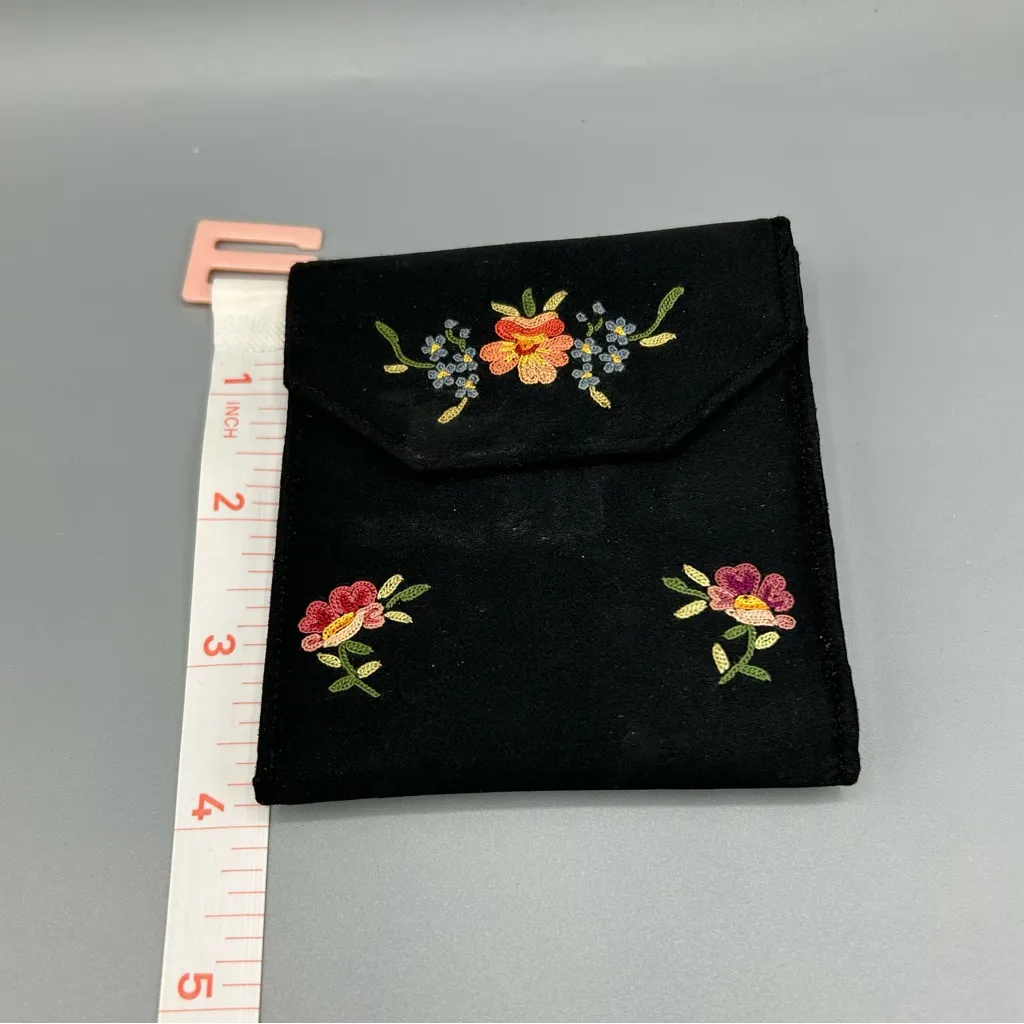 Vintage French Hand Embroidered Floral Wallet - Image 7