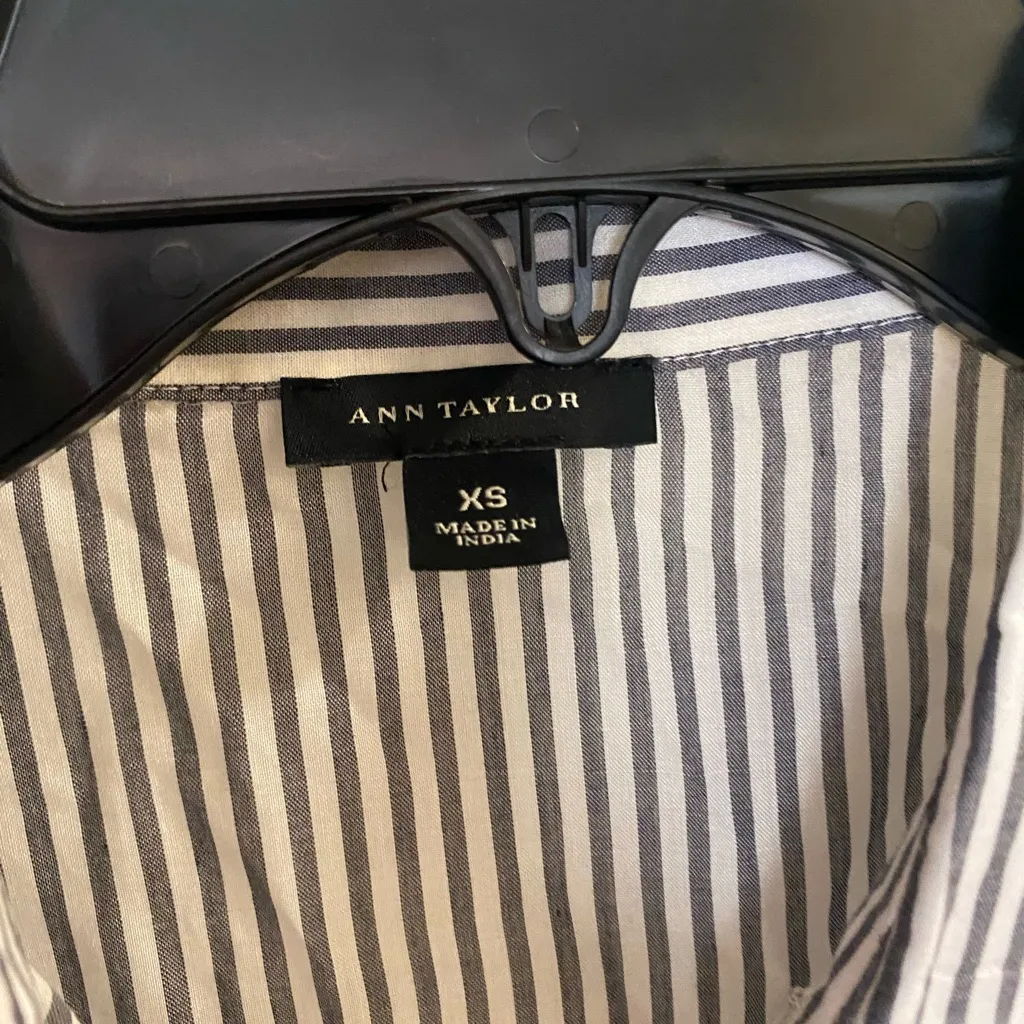 Ann Taylor Womens Button Down Shirt XS 40” Sheer Gray & White Striped  Stripes - Image 2