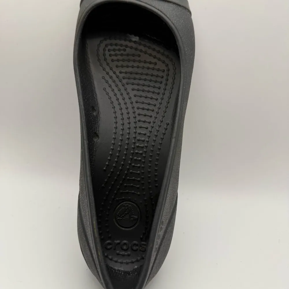 Crocs Black Patent Cap Toe Flat Ballet Slip On Shoes 12300 Womens Sz 6 - Image 6