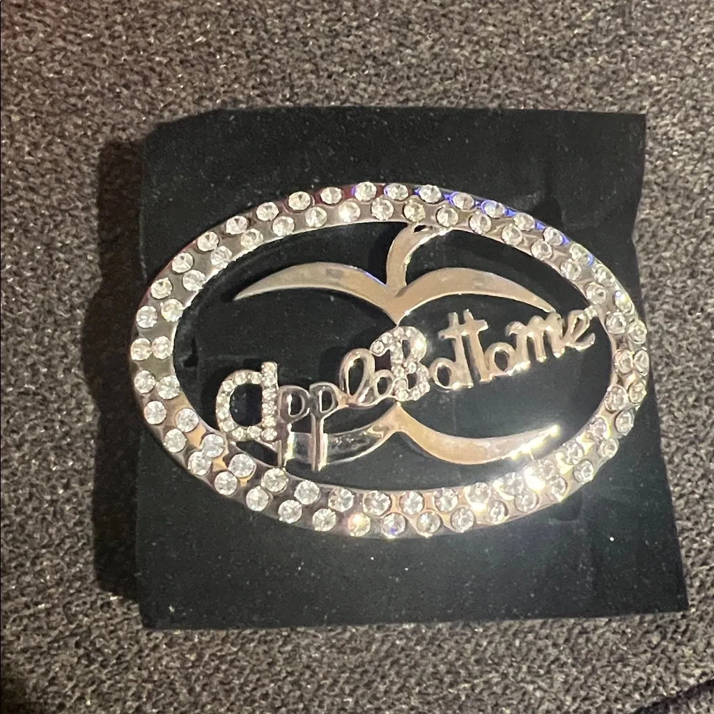 Apple bottome buckle vintage Y2K. Bling crystal. Silver - Image 2