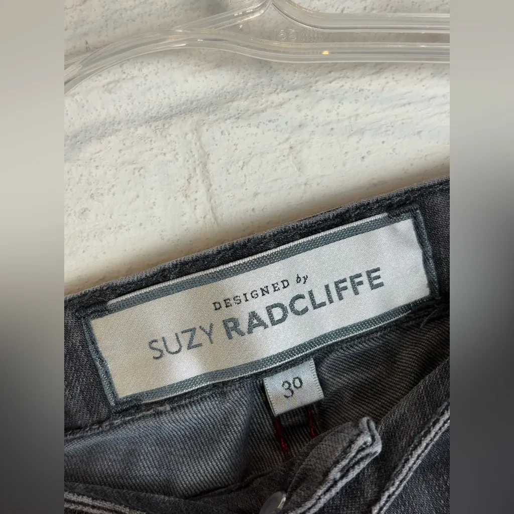 Suzy Radcliffe Woman’s Grey Denim Casual Minimalist Trendy Skinny Jeans Size 30 Gray - Image 4