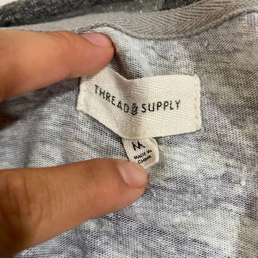 Thread & Supply Gray Camo Pocket Tee Shirt Women’s Medium Soft Lightweight Casua - Image 3