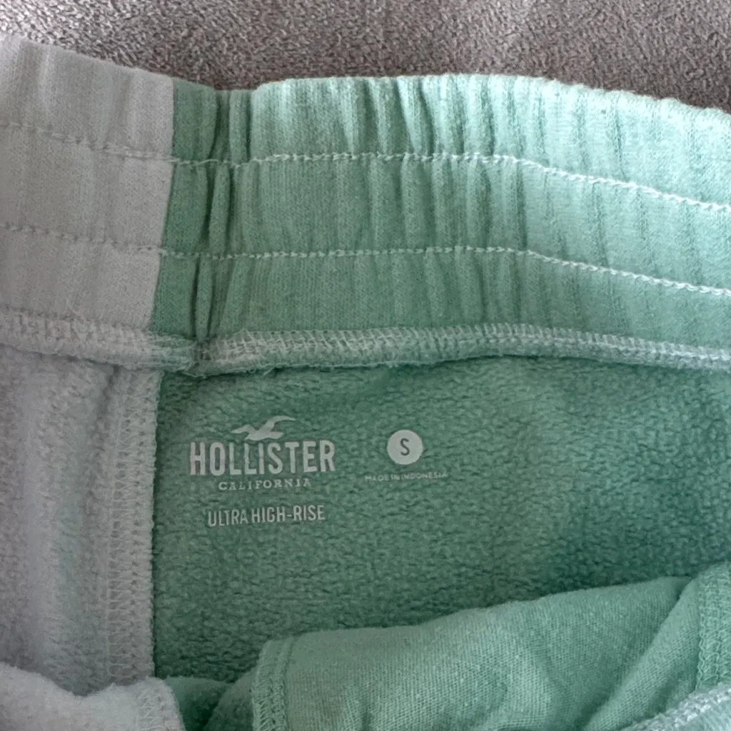 Hollister Ultra Hi-Rise Athletic Shorts - Image 3
