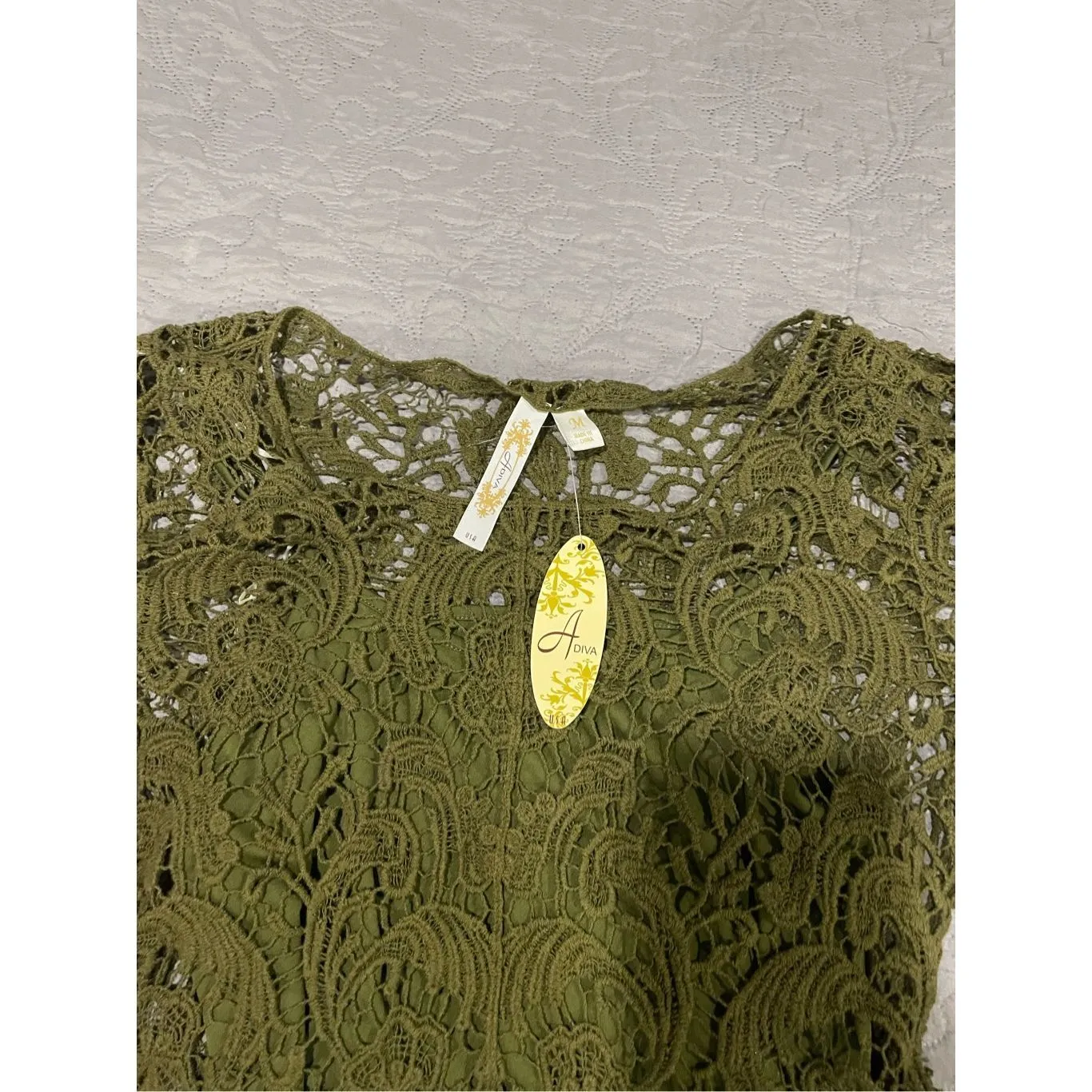 Diva Olive Green Crochet Style Top Medium New - Image 4