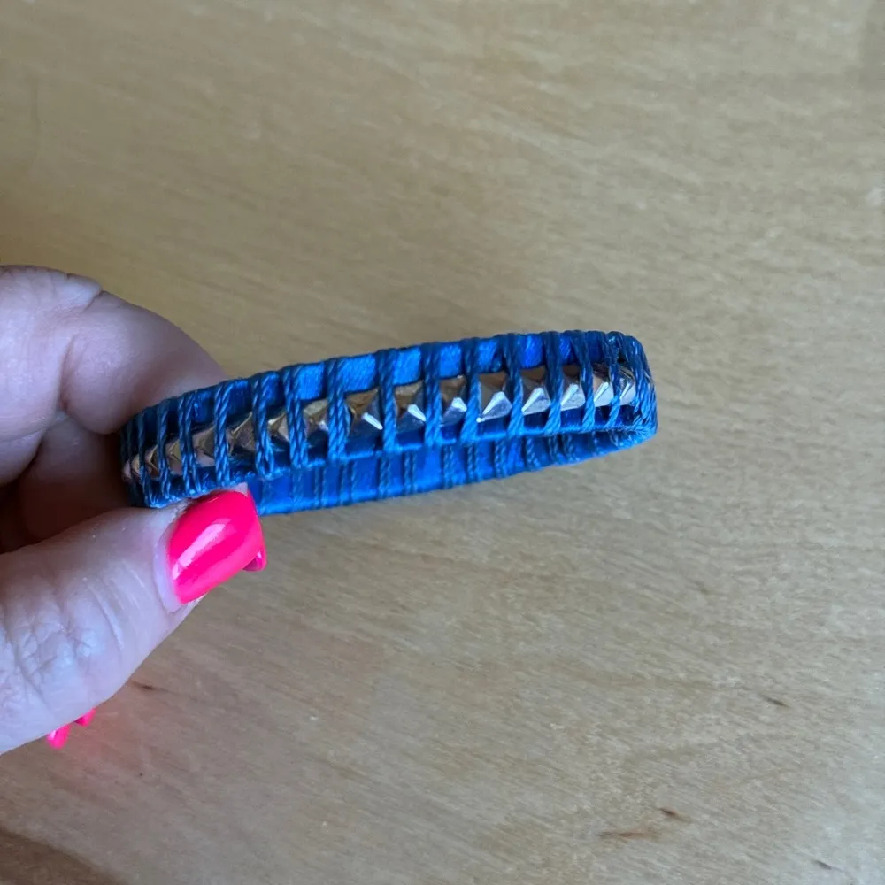 Blue and White Woven Bracelet Size 6 - Image 4