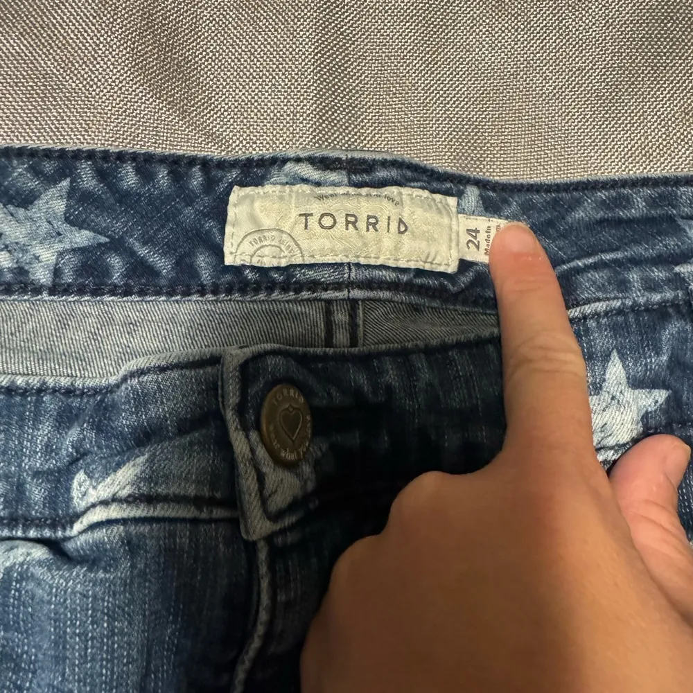 Torrid Blue Jean Shorts with Rolled Hems and Mid-Rise Fit - Image 5