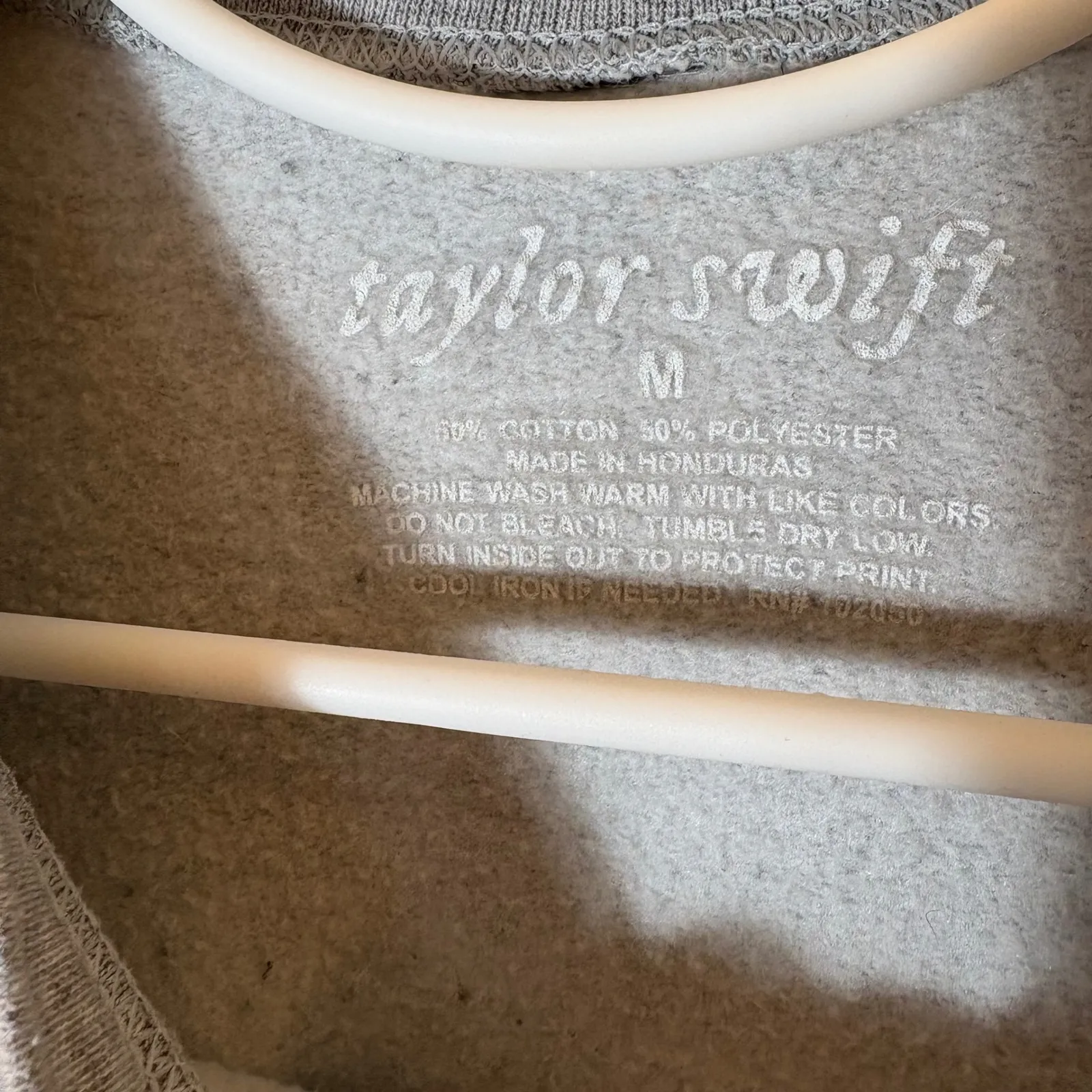 Taylor Swift Eras Tour Graphic Sweatshirt Crewneck Long Sleeve Grey Size M - Image 4