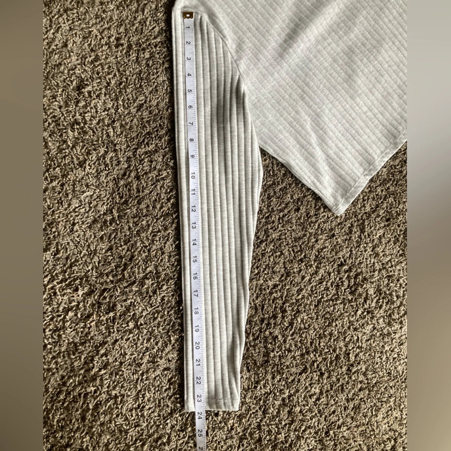 H&M Gray Ribbed Turtleneck Sweater - Image 5