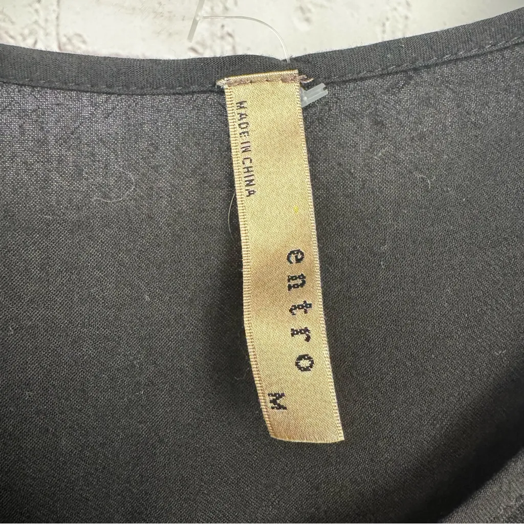 Entro dark romance crochet eyelet layered top grannycore size Medium retro - Image 4