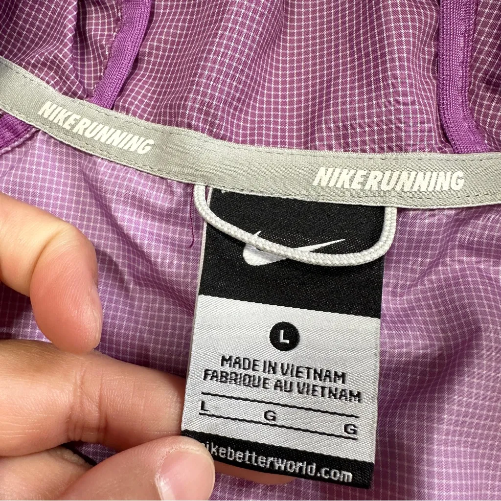 Nike Women’s Windbreaker Running Jacket Hooded Full Zip Lightweight in Purple L - Image 9