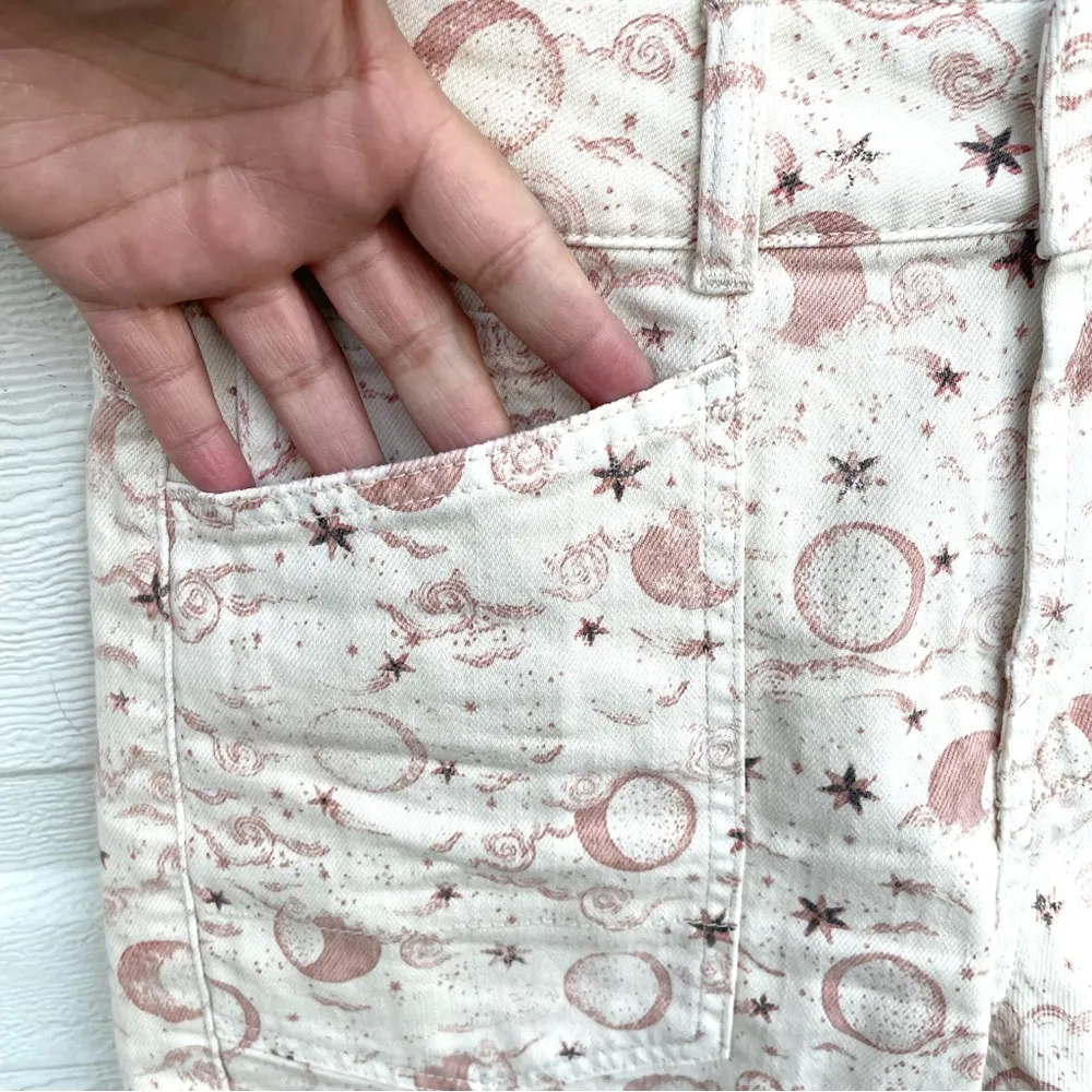 Anthropologie Cocorrina Womens Shorts Celestial Cream Mauve Moon Size 25 - Image 7