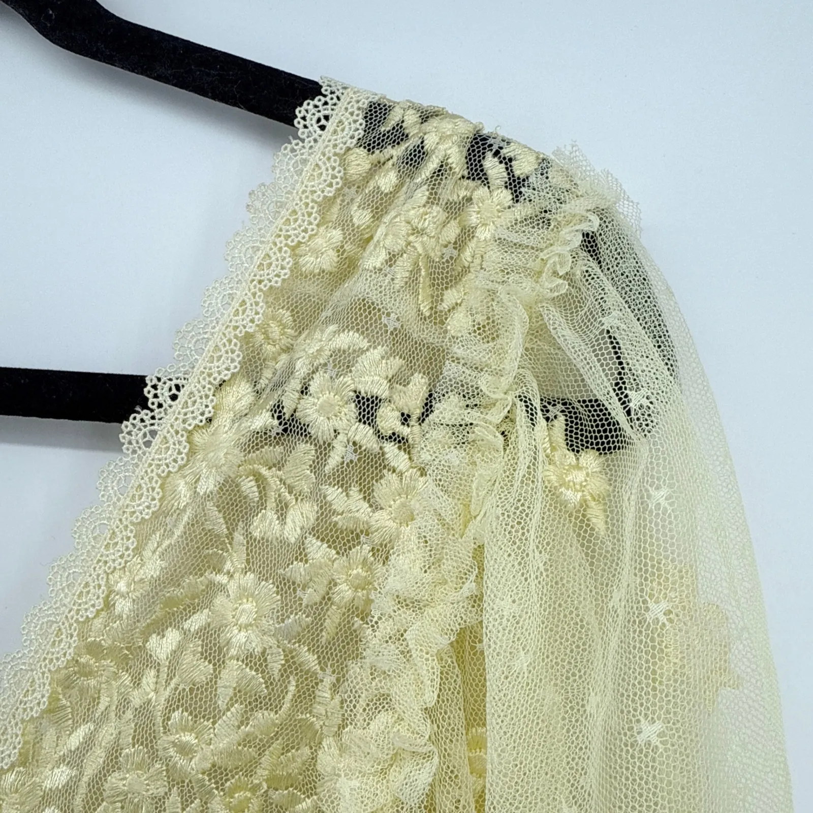 Needle & Thread Sweetheart Lace Embroidered Gown Flounce Sleeve Size 14 Yellow - Image 7