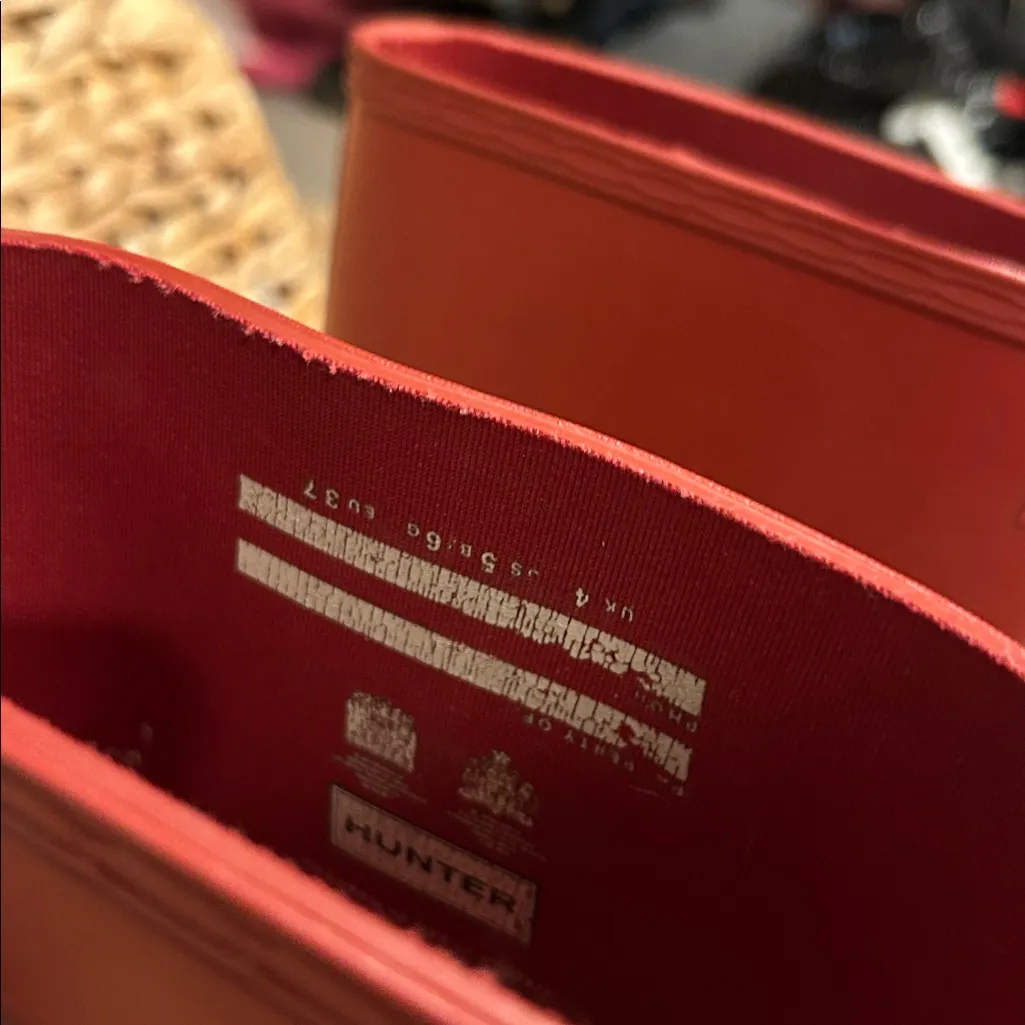 Hunter Women's Original Tall Snow Boot in Red
Size‎ 6 - Image 5