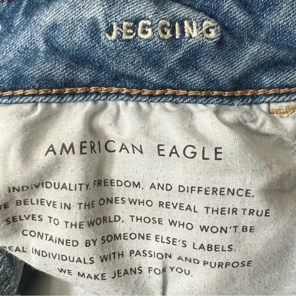 American Eagle Jegging Distressed Raw Hem High Rise - Image 6