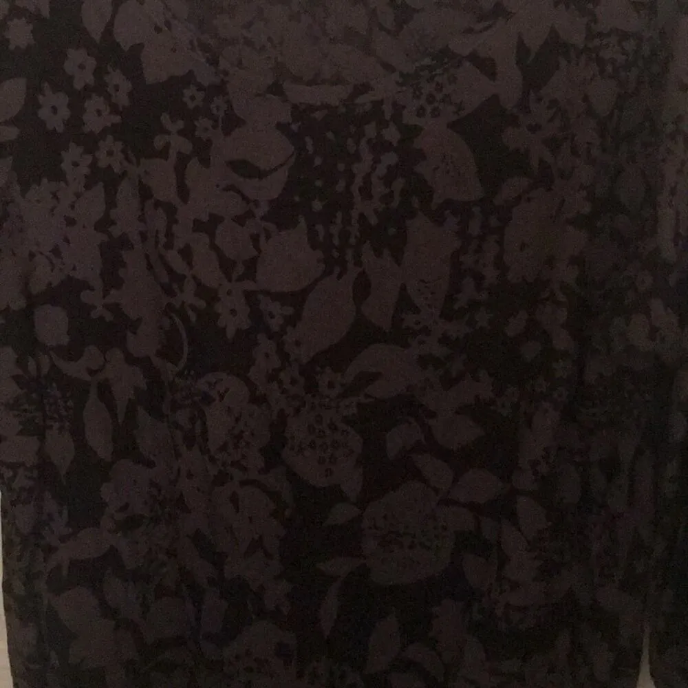 Velvet brand 3/4 length floral blouse size S - Image 3