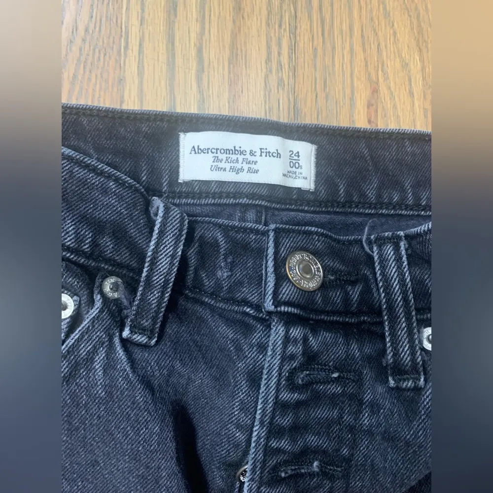 Abercrombie & Fitch kick flare ultra high rise black jeans 24/00s - Image 3