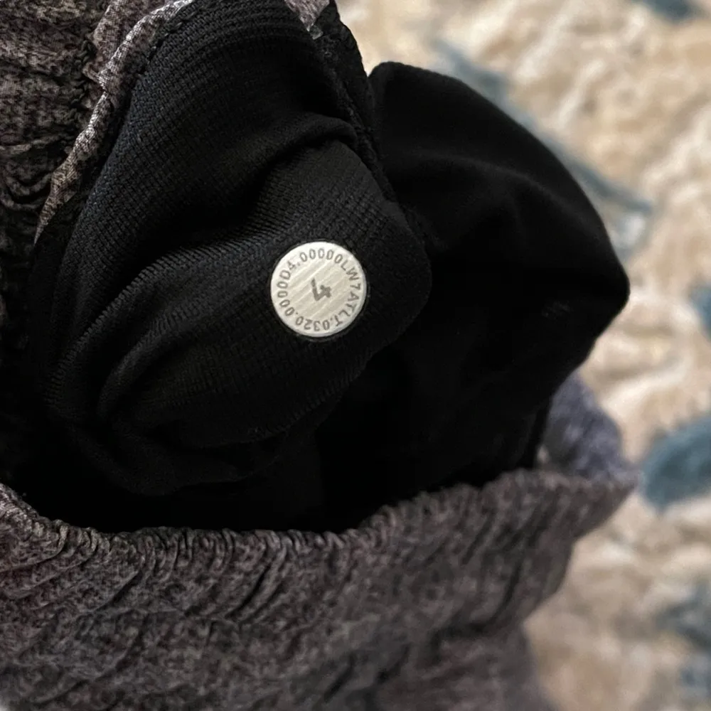 Lululemon Hotty Hot Short II Long 4" Heather Lux Multi Black - Image 7