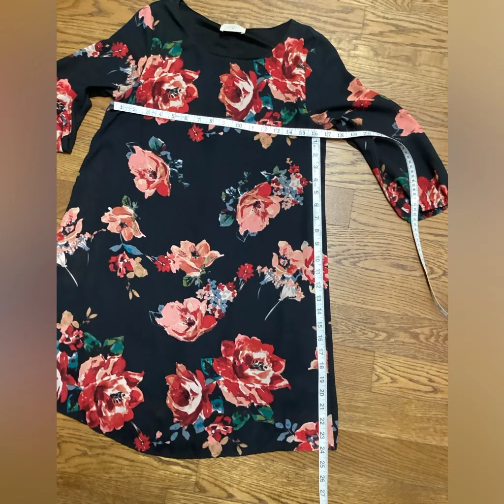 Everly Black floral dress.  Size Small - Image 8