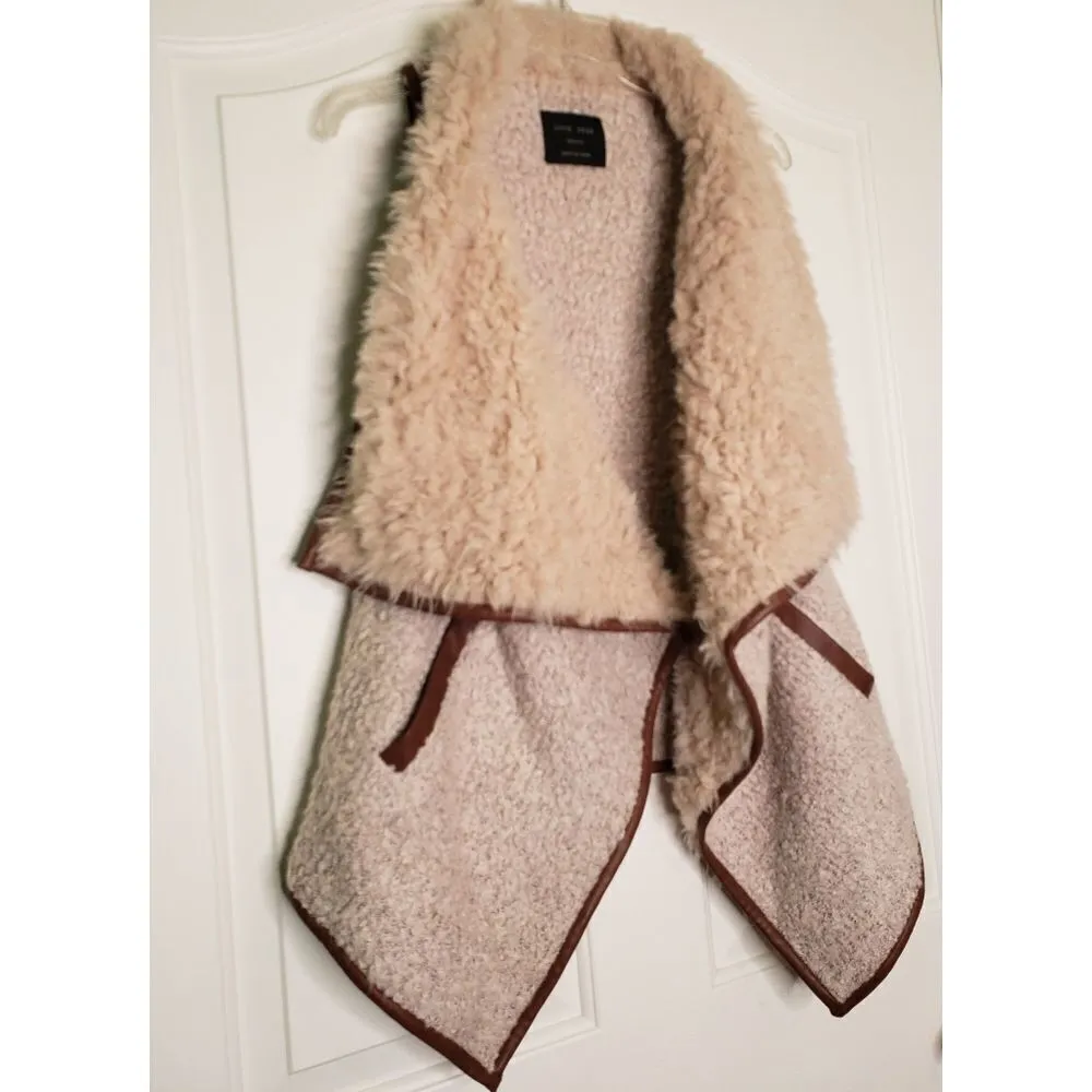 Love Tree  Vest  - Image 3