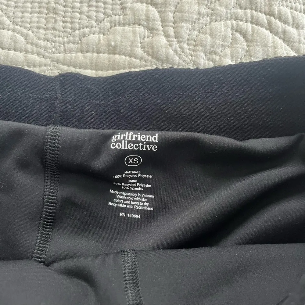 Girlfriend collective black athletic shorts size XS - Image 2