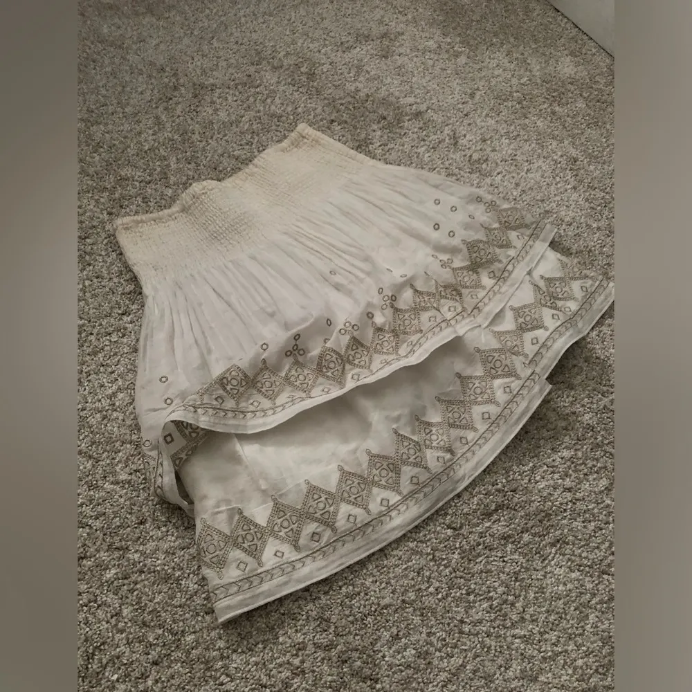 White House Black Market embroidered smocked waist tiered layered mini skirt XS - Image 6