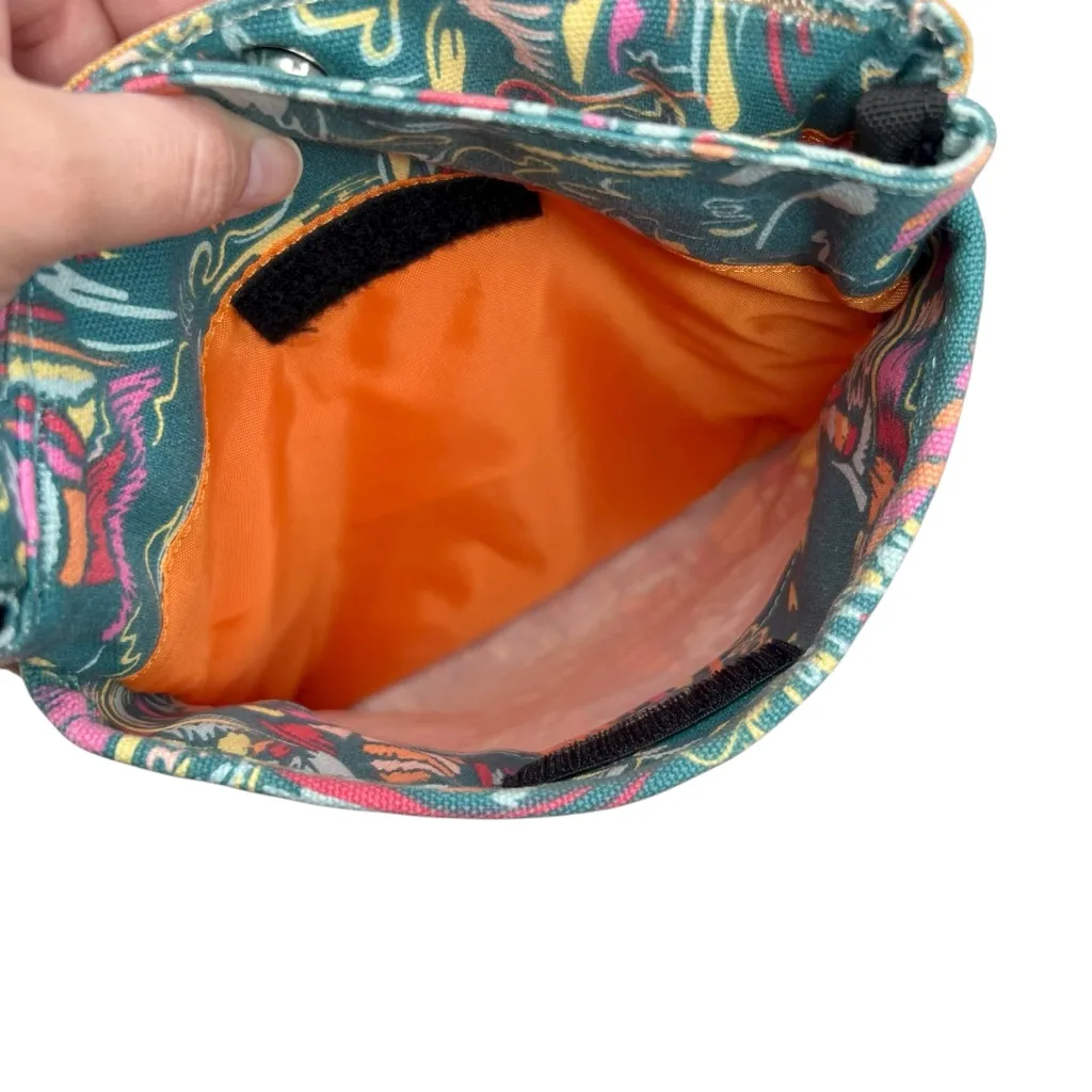 Kavu Keeper Cotton Canvas Crossbody Bag Purse in Sail Dreams Pattern - Image 6