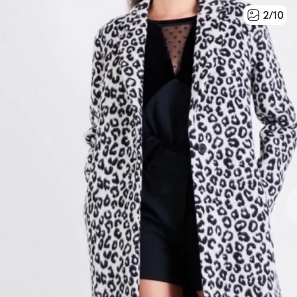 Maje “Garouney” wool blend animal leopard print long line button front coat.S - Image 3