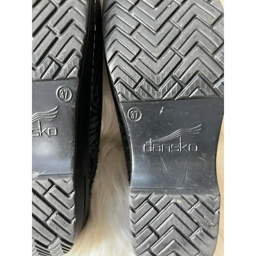 Dansko Black Clogs with Tooled Design size 37 - Image 6