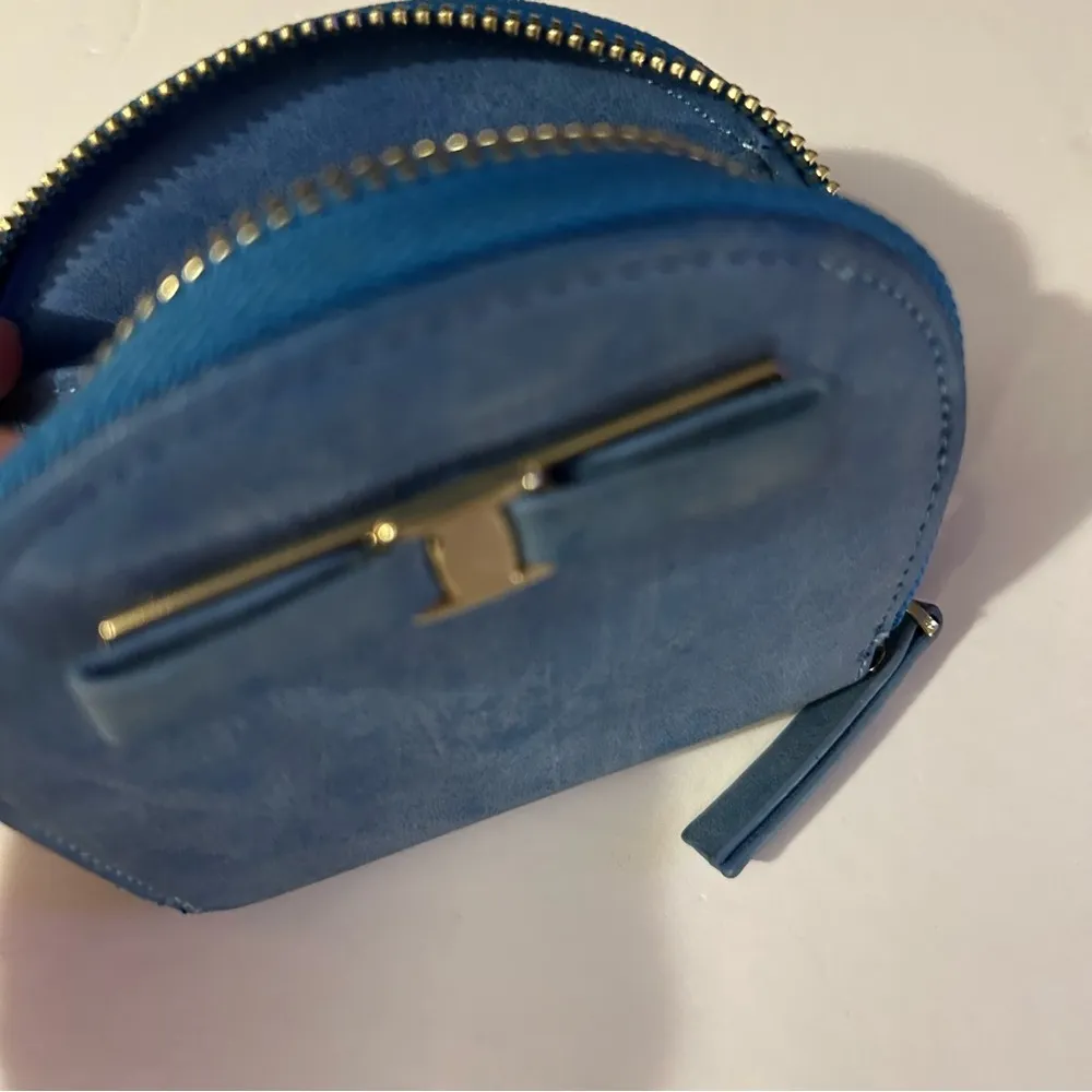 Urban Energy blue zip around curve wallet mini Walk on the Style side - Image 6