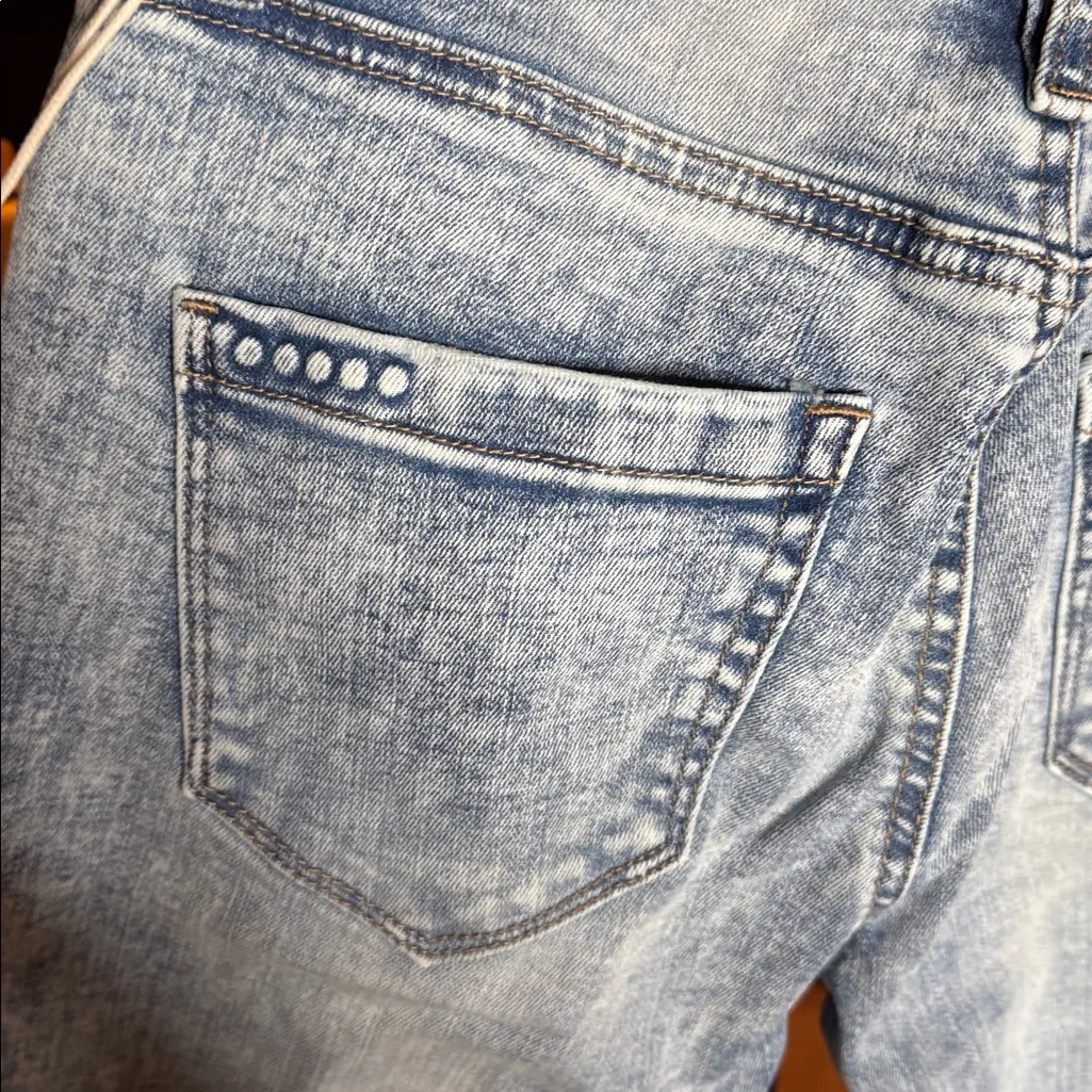 NWT BLANK NYC Leonard Acid Washed 80’s/90’s Vibe Bermuda Shorts Size 24 - Image 8