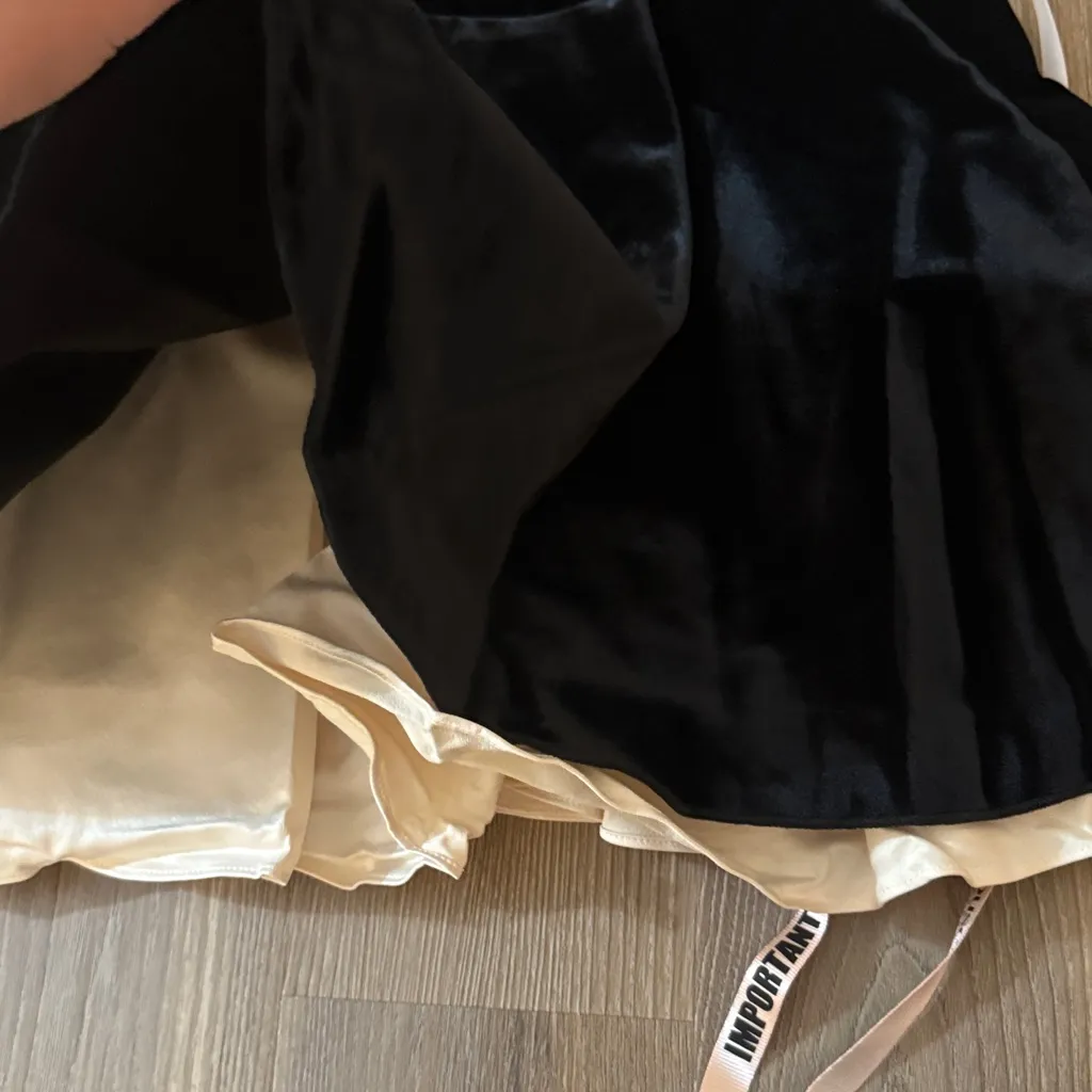 NWT HOUSE OF CB Marilla black velvet strapless dress- longer length - Image 11