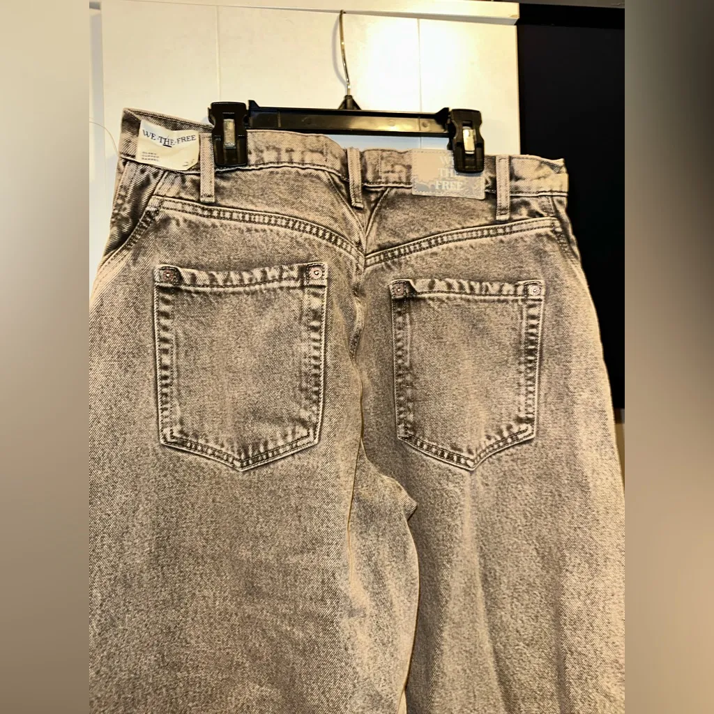 NWT FREE PEOPLE We The Free Olsen Cuffed Crop Barrel Jeans - Slate
$128 - Image 15