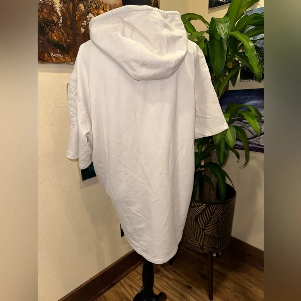 EUC URBAN OUTFITTERS (CALIBER C.D.M.G.) sweatshirt short sleeve and hood Sz L - Image 4