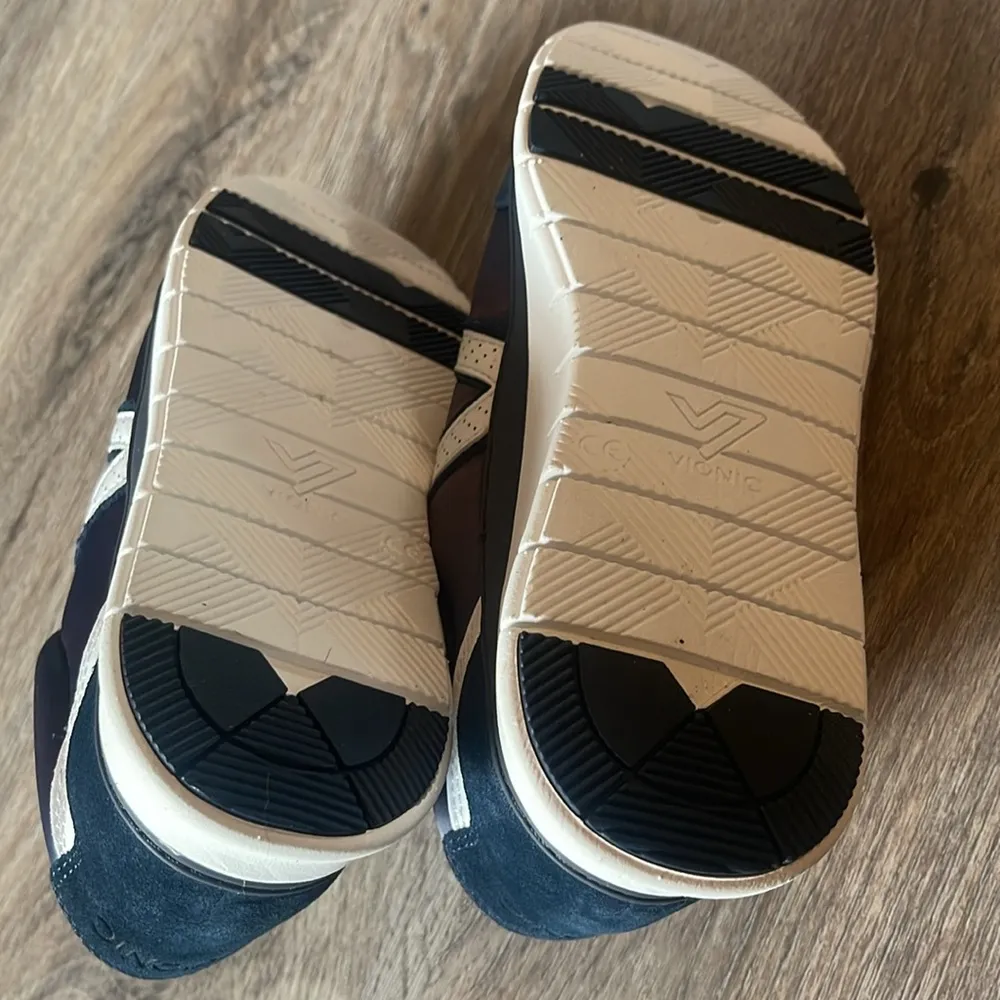 Vionic Fresh Nana Satin Navy Sneaker Size 6 Blue - Image 13