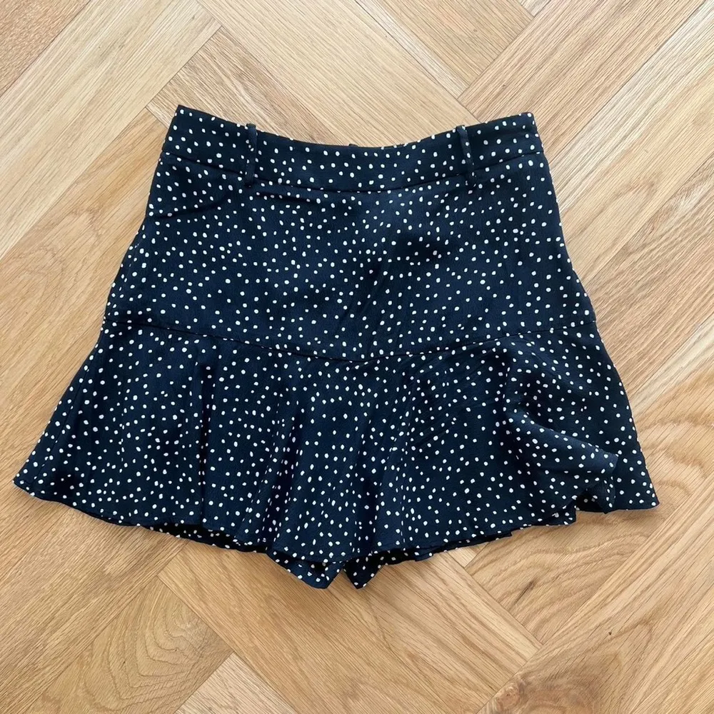 Zara Black and white Polka Dot Ruffle Skirt skort with built in shorts - Image 3