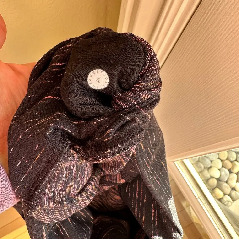 LULULEMON Space Dye Pattern Crop Leggings - Size 4 - Image 7