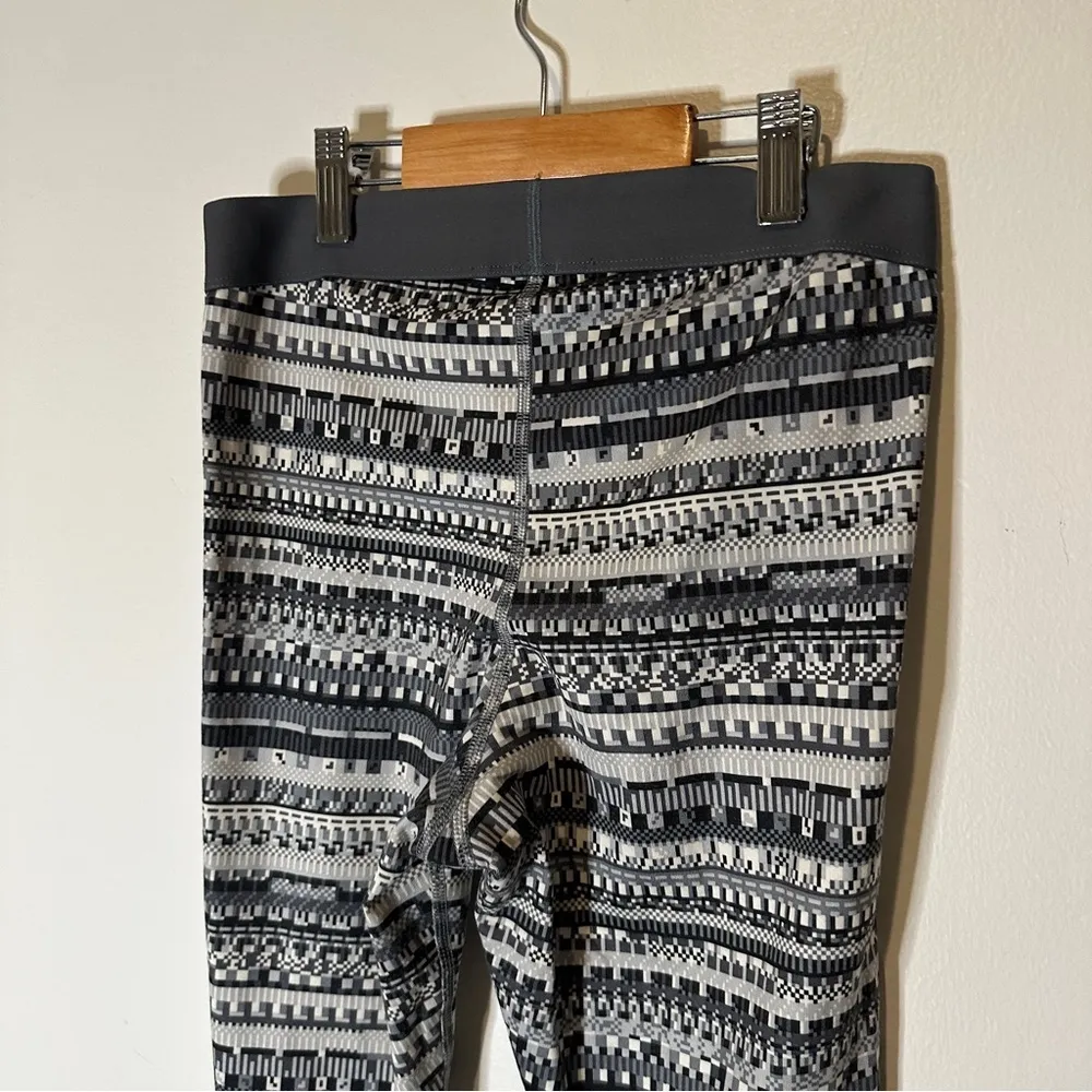 Nike Pro Dri-Fit Womens M Full Length Leggings Geometric Black Gray Activewear - Image 9