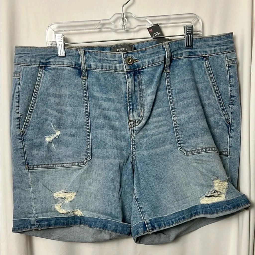 NWT Torrid 5 Inch Vintage Stretch Distressed  Short Size 20 - Image 2