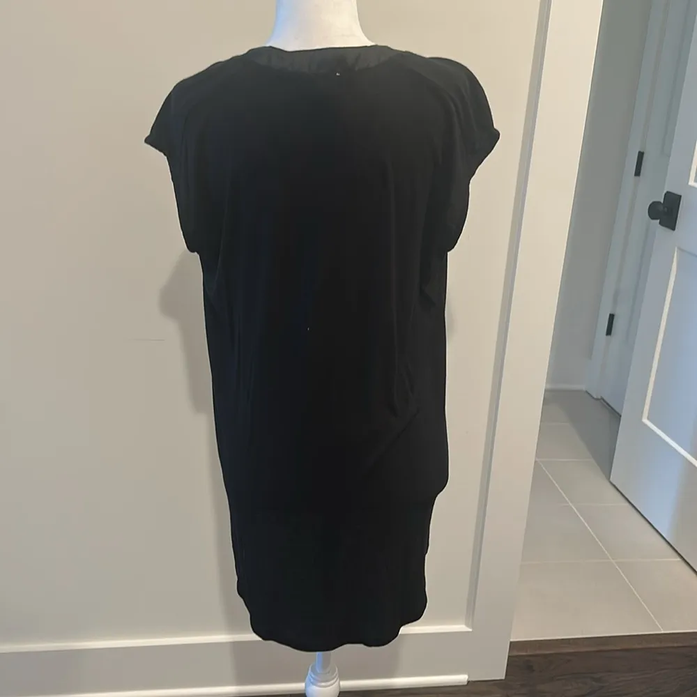 Evereve NWT  Peyton Jensen Jayne Trim Tee Sz M - Image 4