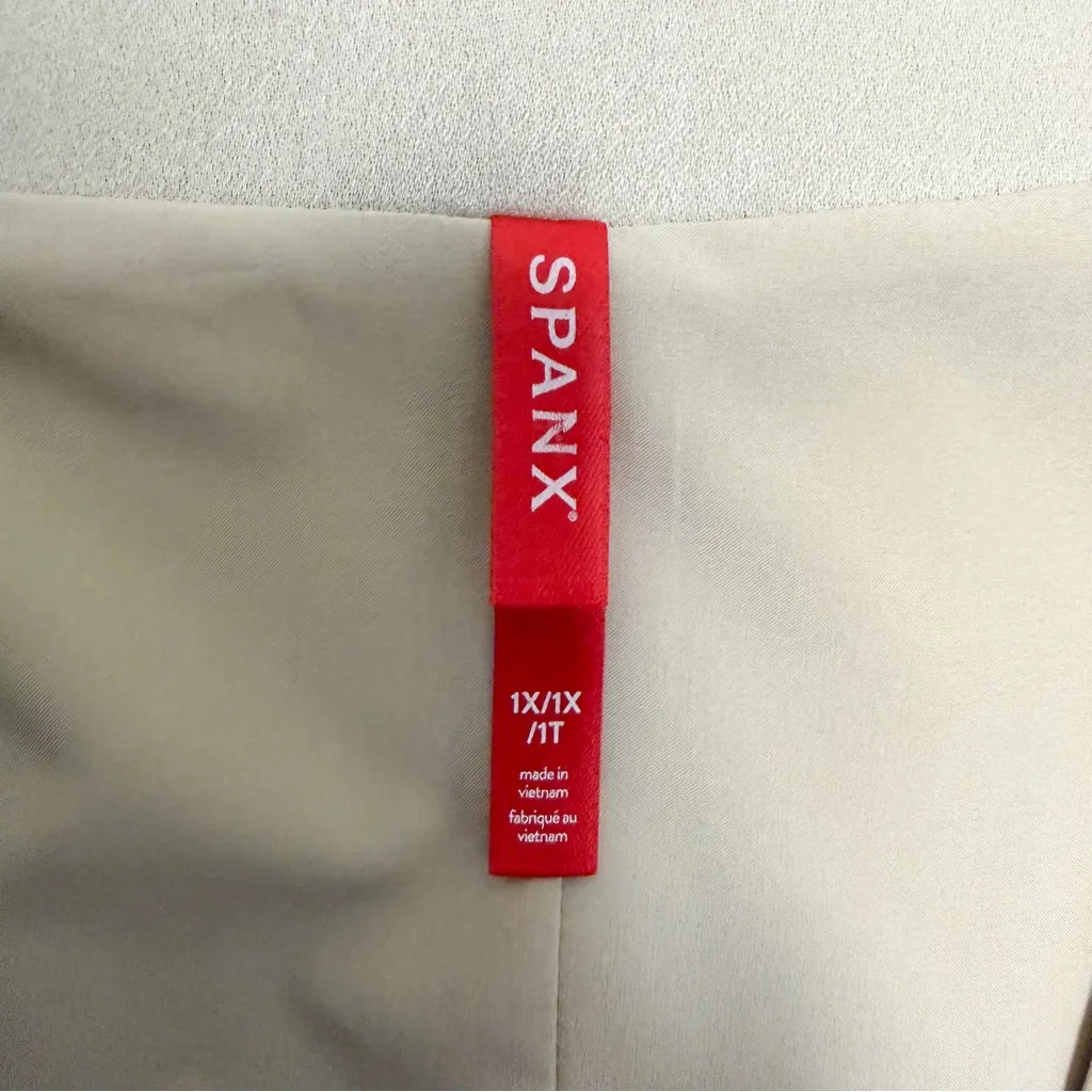 Spanx Tahini Beige Crepe 3 Button Short Length Vest 1X Faux Flap Pockets - Image 6