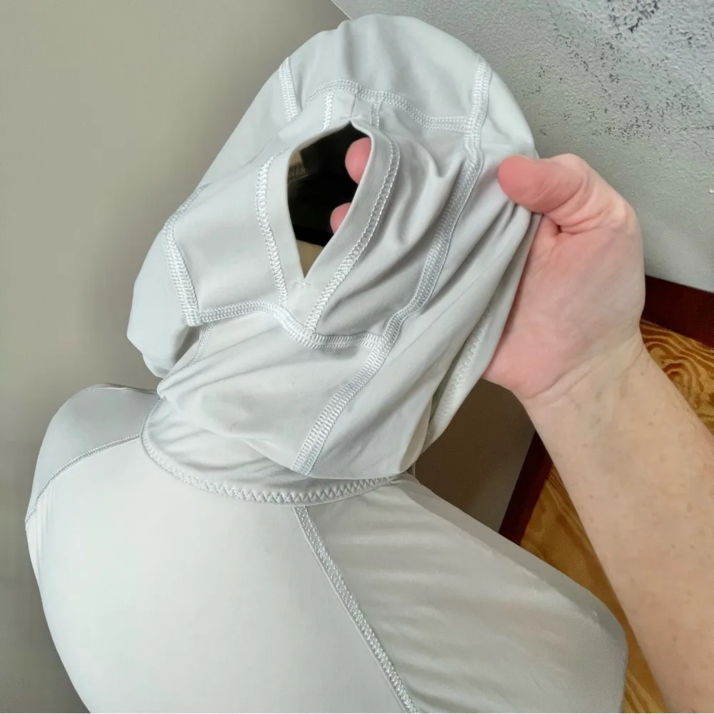 Lululemon Light Grey Lightweight Half Zip Hooded Fitted Jacket 4 Activewear - Image 5