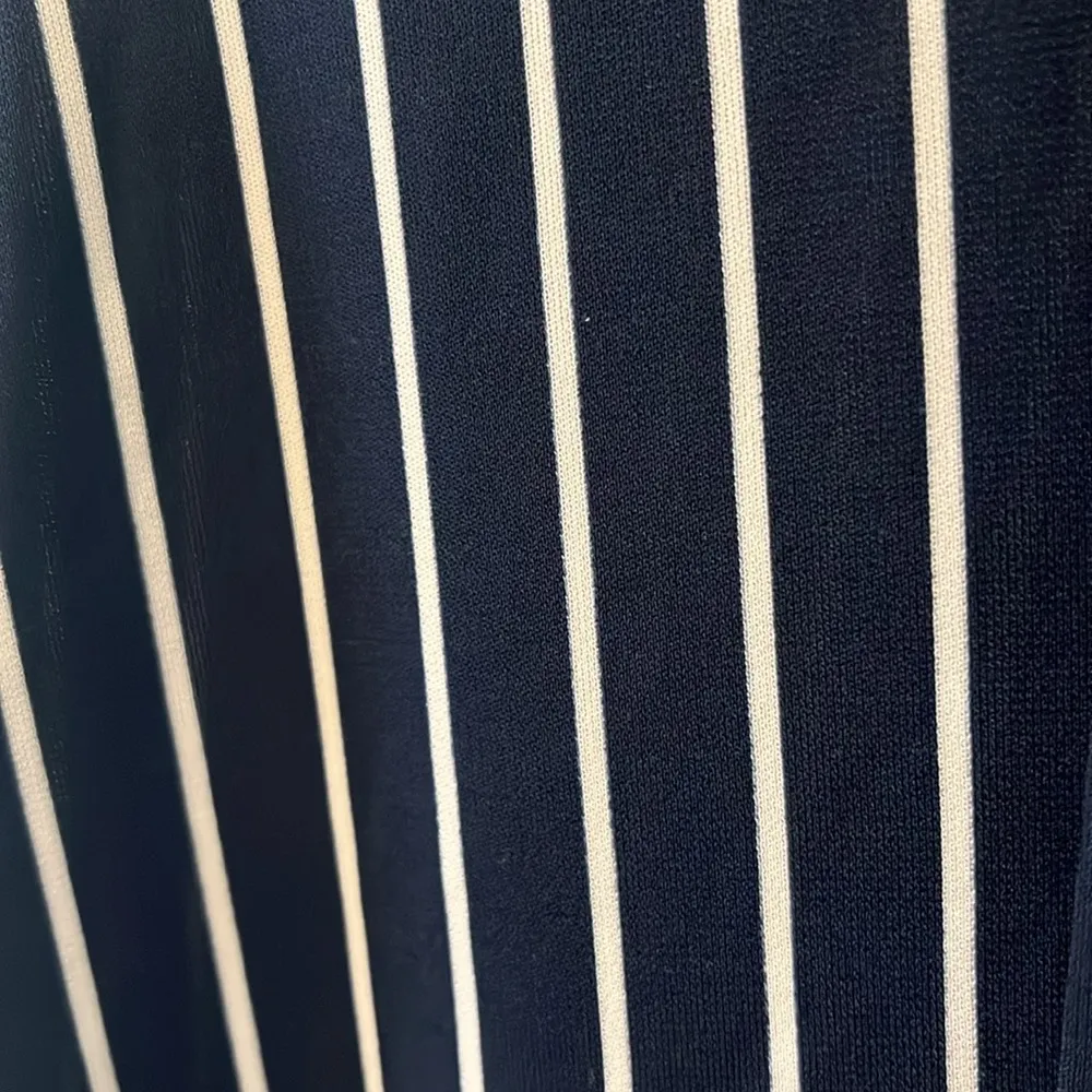 Ann Taylor stripped button up sleeveless blouse in size Small - Image 3