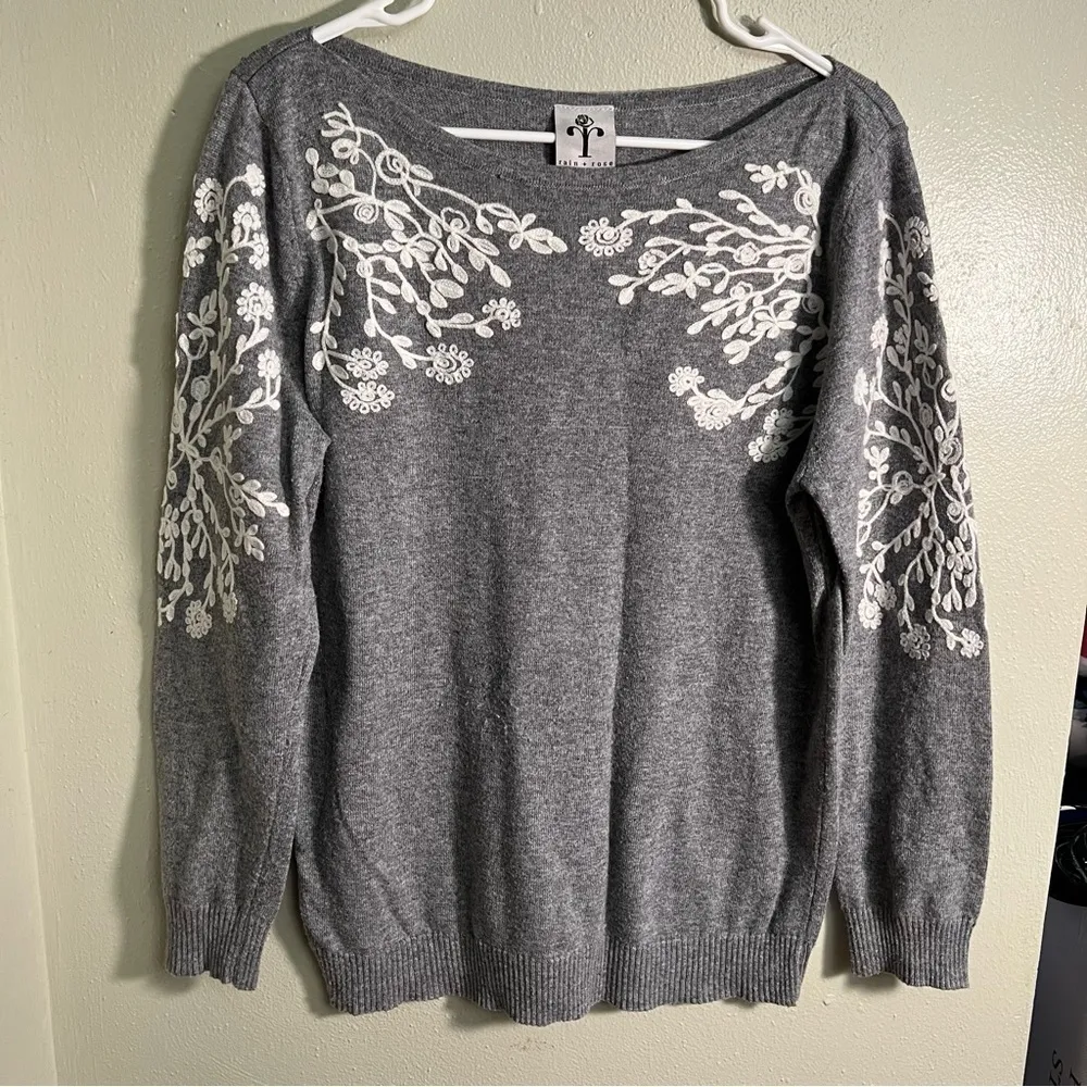 Rain + Rose Stitch Fix Sabo Embroidered Accents Pullover Gray Size M - Image 3