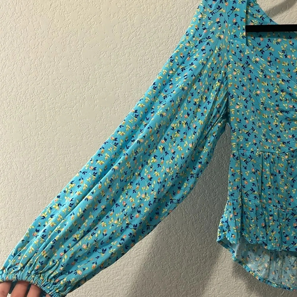 AFRM Soni Ruched Balloon Sleeve Crop Top Ditsy Floral Blue, Size M Blue Size M - Image 5