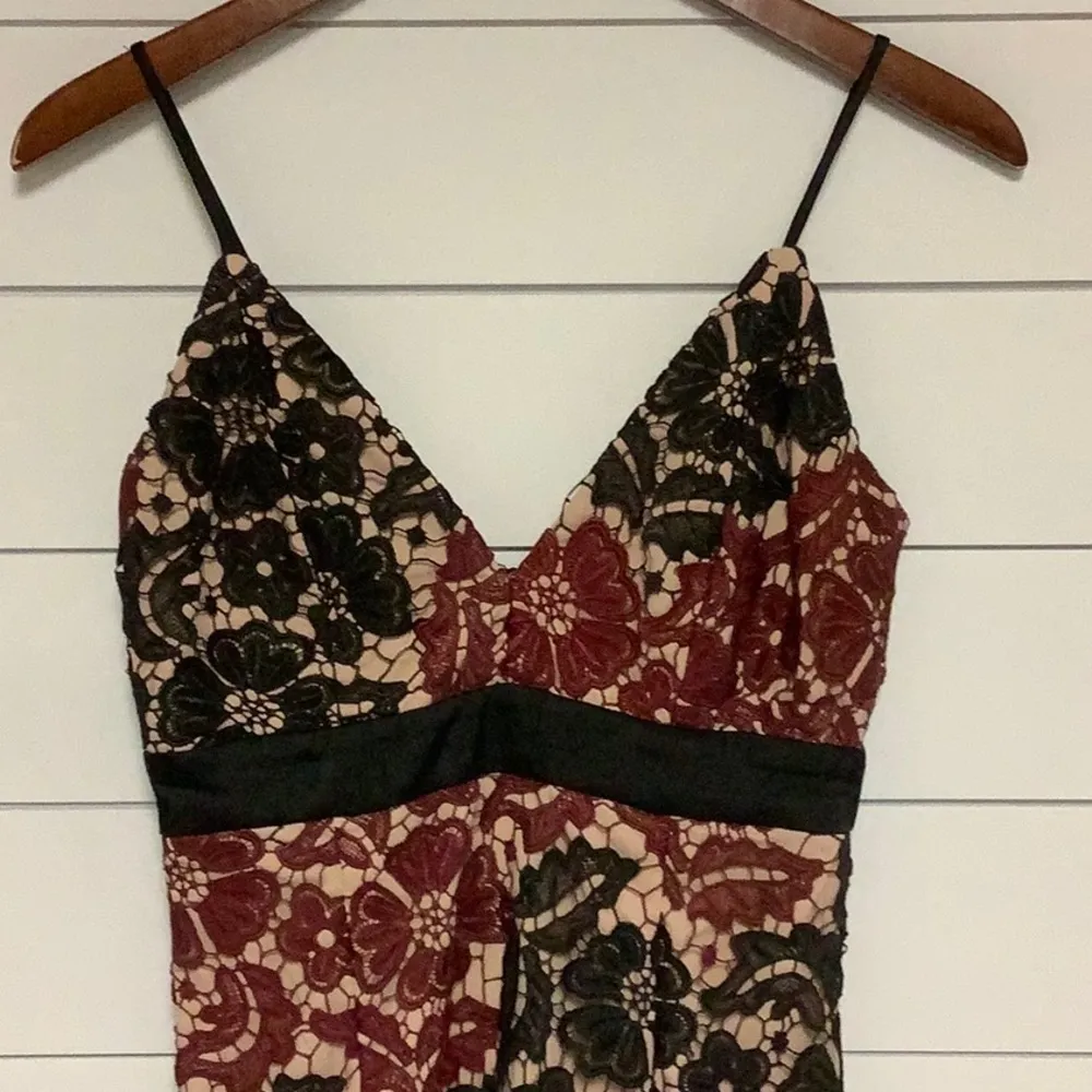 Bardot Eve Asymmetrical Lace Dress - Image 3